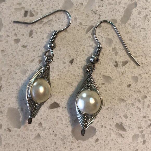 Wire-Wrapped Pearl Dangle Earrings – Elegant Silver-Tone Design - Picture 1 of 2